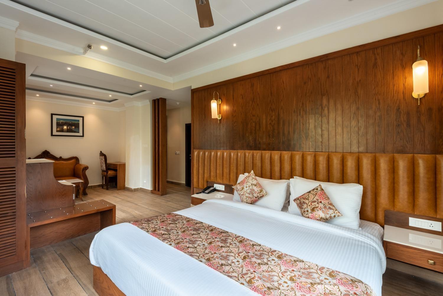 Quality Inn By Lawrence Hotels 다람샬라 외부 사진